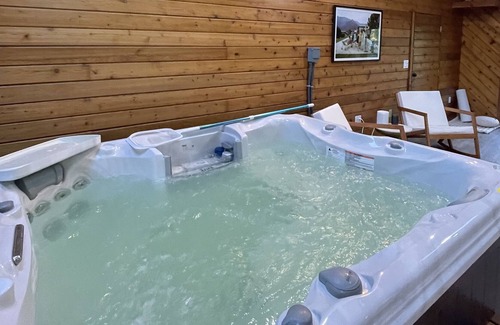Town of Marbletown Casa | Your retreat in the Hudson Valley with a Hot Tub and Wood burning Fireplace,