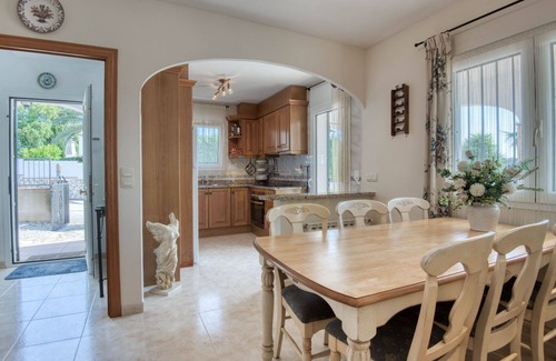 Calonge Chalet De Esquí | Casa las Hornas - Un oasis de tranquilidad y diversión