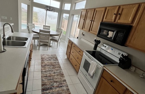 Canyon Ridge West Casa | Your Super Bowl & Spring Training home base! Golf Course Getaway in Surprise!