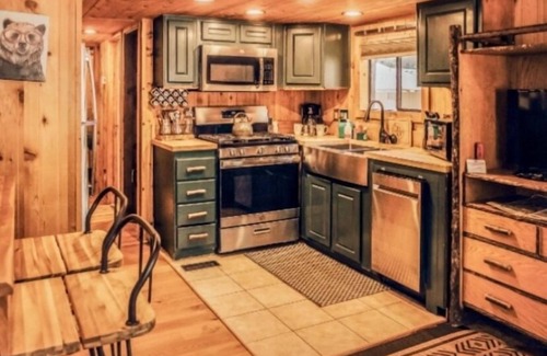 Tahoe Valley Casa | Your Tahoe Tiny House Escape PETS WELCOME!!