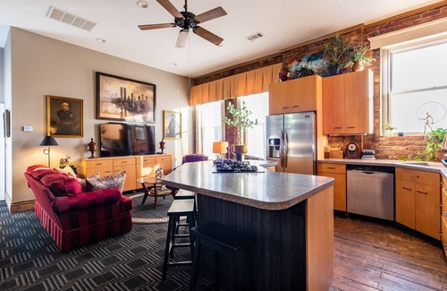 Smoketown Jackson Casa | YOUR URBAN OASIS - Paristown, Downtown, Highlands, NULU - brand new!!