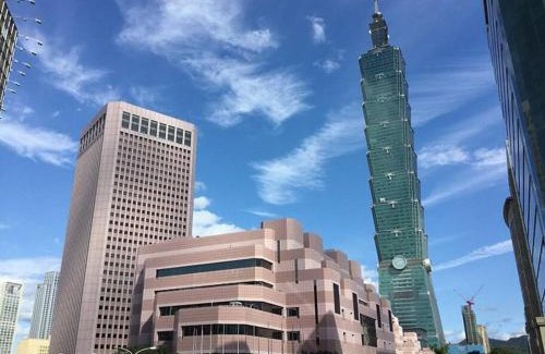 Xinyi Apartamento | yourcity 台北101 和 大巨dome旁邊 大空間睡8人