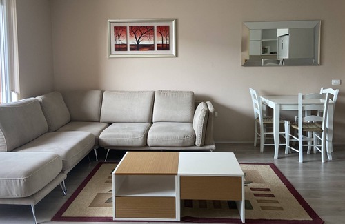 Tirana Apartamento | YourHome 21