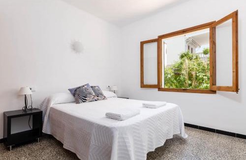Can Picafort Casa | YourHouse Villa Ana, family-friendly beach house in Majorca North