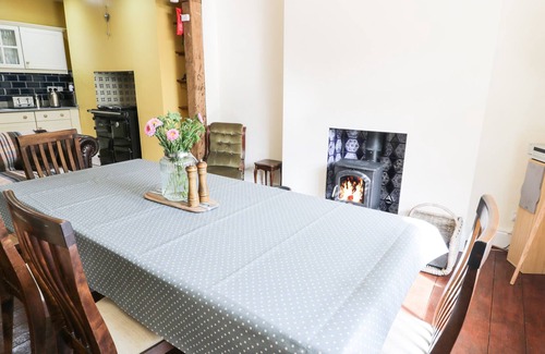 Bontddu Cabaña | YR HEN SWYDDFA BOST, family friendly, with open fire in Barmouth