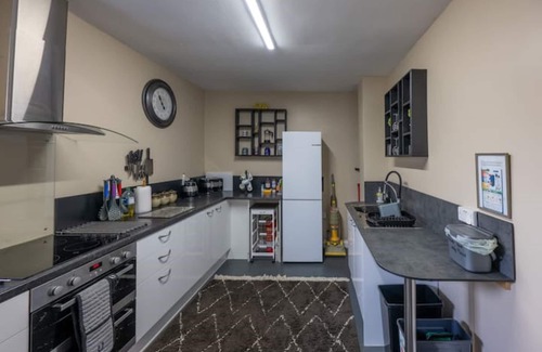 Moelfre Casa | Yr Hen Weithdy. (The Old Workshop) Ll728hd, sleeps 4