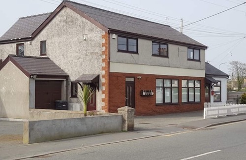Moelfre Casa | Yr Hen Weithdy. (The Old Workshop) Ll728hd, sleeps 4