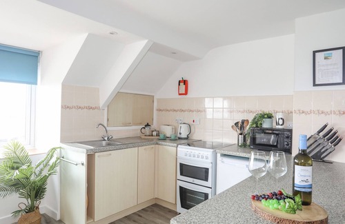 Llanengan Cabaña | YSGO - 6 TY'N DON, family friendly, with a garden in Abersoch