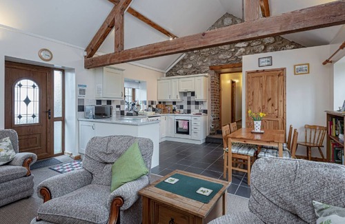 Bangor Cabaña | Ysgubor - a bungalow that sleeps 4 guests in 3 bedrooms