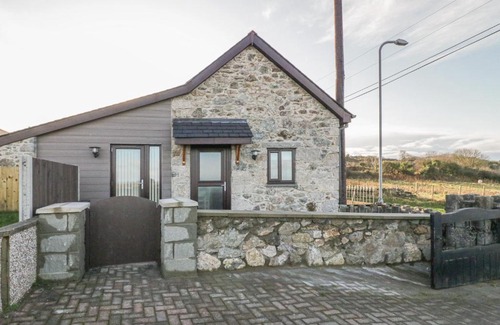 Llanddona Casa | Ysgubor Ddegwm Bach