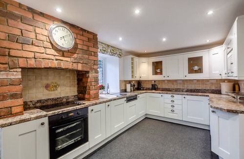 Llanelltyd Casa | Ysgubor Illtyd - The Barn