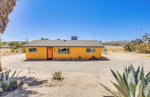 Yucca Valley Cabaña | Yucca Valley Oasis w/ Hot Tub, Near Joshua Tree!
