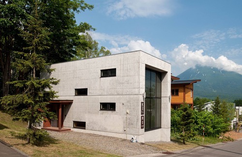 Hirafu Casa | Yuki Uchi by H2 Life