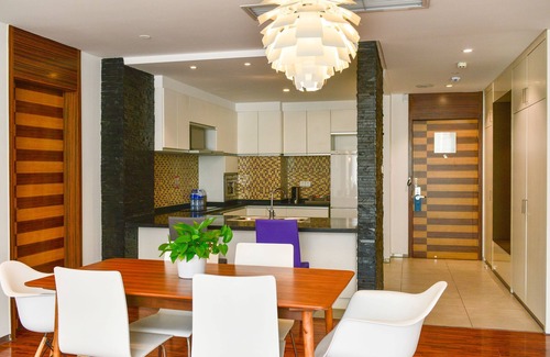 Qiaodong District Cama Y Desayuno | YunDing Grand Hotel