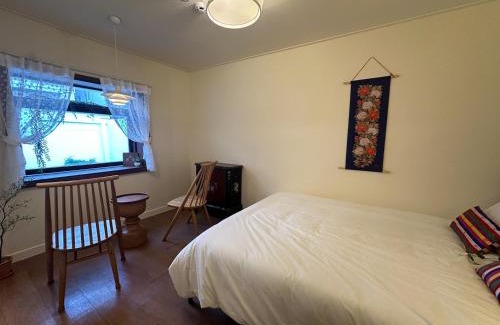 Sinchon-dong Casa | Yunseul- Garden House in the City with Korean Beauty