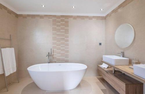 Ribeira Brava Villa | Yuri Big House
