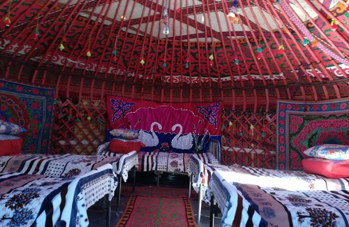 Song-Kul Alquiler De RV | Yurt Camp Azamat at Song Kol Lake