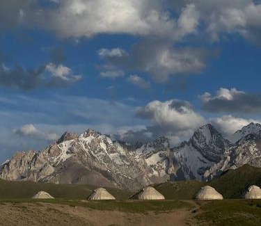 Naryn Region Casa | Yurt camp Visit Kol-Suu