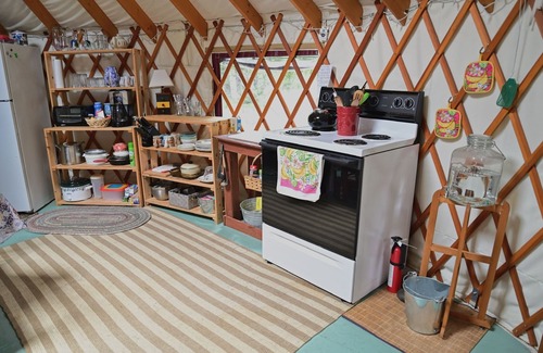 Cody Cabina | Yurta junto a Clarks Fork del río Yellowstone, a 30 minutos de Yellowstone