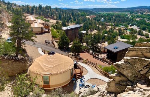 Orderville Casa | Yurt Overlook #3 with AC and Private Bath 2 Kings
