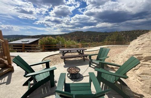 Orderville Casa | Yurt Overlook #3 with AC and Private Bath 2 Kings