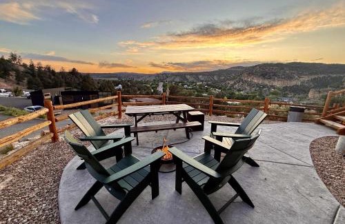 Orderville Casa | Yurt Overlook #4 with AC and Private Bath 2 Kings