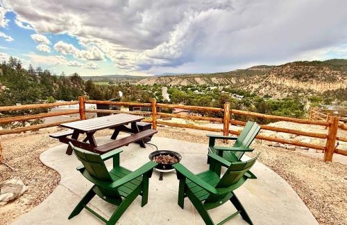Orderville Casa | Yurt Overlook #8 with AC and Private Bath King Suite
