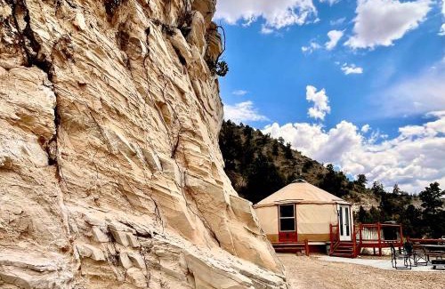 Orderville Casa | Yurt Overlook #8 with AC and Private Bath King Suite