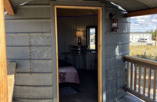 Monticello Alquiler De RV | Yurts built from grain silos! Unique and cozy. Southeast Utah