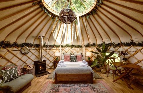 Ripon Otro | Yurtshire Eavestone Lake - Willow