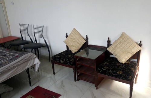 Kailash Colony Casa | Yuvi Homz - Elegante Delhi del Sur. 2mins Metro Station