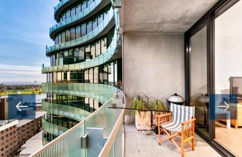 Melbourne Apartamento | YVE 1401, views to the Bay & Beyond.