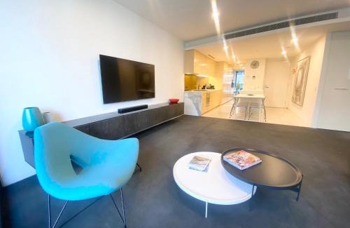 Melbourne Apartamento | YVE 1401, views to the Bay & Beyond.