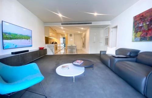 Melbourne Apartamento | YVE 1401, views to the Bay & Beyond.