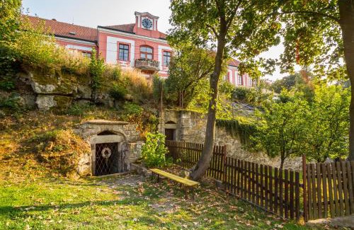 Lobec Casa | Zámek Lobeč
