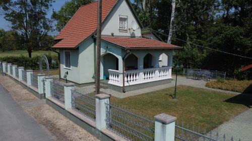 Balatonmariafurdo Apartamento | Zöldház
