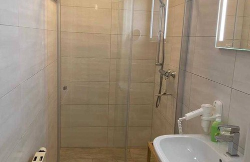 Dreiheide Apartamento | Double room 4 online - Kristen guesthouse and holiday apartment at the Süptitzer Höhen monument