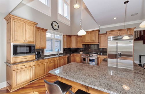 Wasco Casa | Z family Estate-a secluded luxury 6000sf home with pool/spa