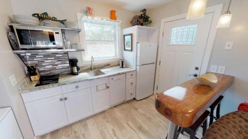 Tybee Island Casa | Zabana Cottage by Tybee Vacation Rentals
