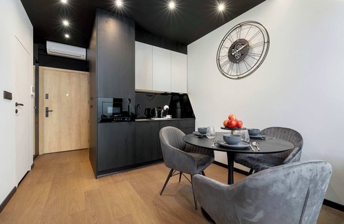 Katowice Apartamento | Zabrska 15 Air Conditioned Studio | Parking, Desk