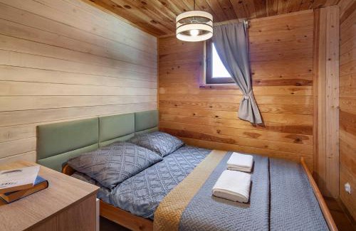 Brodnica Dolna Casa | ZACISZE Domek na Kaszubach Brodnica Dolna z balią z jacuzzi na wyłączność w cenie