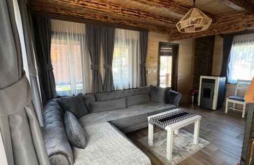 Razvrsje Casa | Zagrad Homes in Zabljak