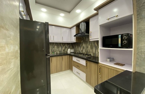 Karachi Apartamento | Zaha homes-Suite 3MZ: 2br Family apt with pool