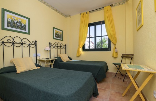 Atlanterra Chalet De Esquí | Zahara Dreams - Five Bedroom Chalet, Sleeps 10