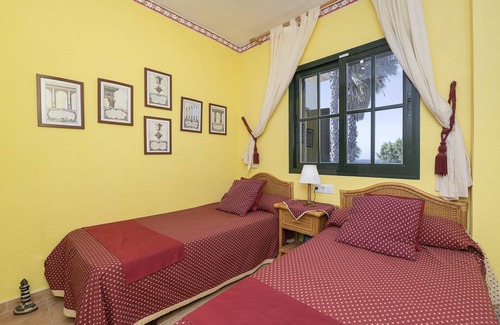 Atlanterra Chalet De Esquí | Zahara Dreams - Five Bedroom Chalet, Sleeps 10