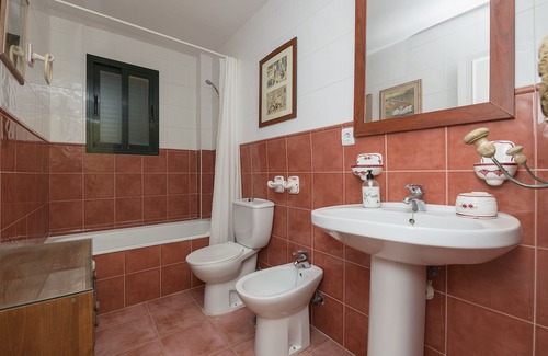 Atlanterra Chalet De Esquí | Zahara Dreams - Five Bedroom Chalet, Sleeps 10