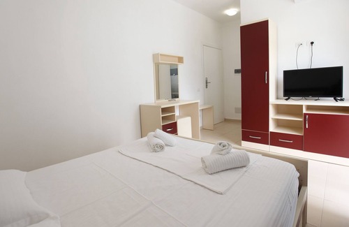 Himare Cama Y Desayuno | Zahos Hotel