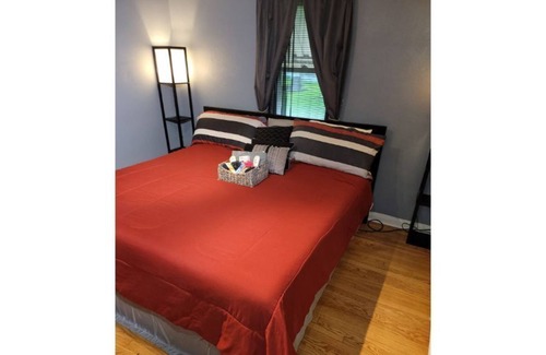 Ferguson Casa | Zaire's Palace 3 bedroom family friendly home!