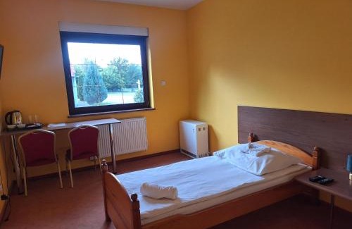 Aleksandrow Hotel | Zajazd Leśny Zakątek