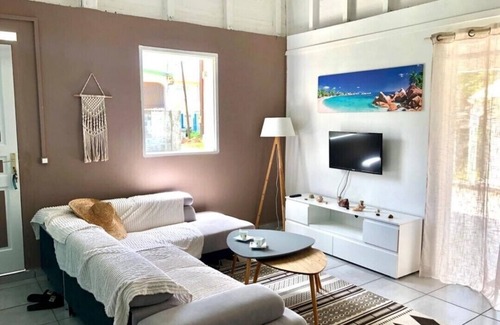 La Desirade Casa | ZANDOLI Cottage: family accommodation close to all sites and amenities